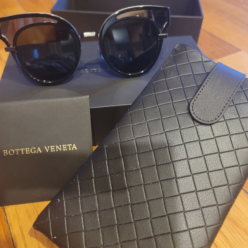 Bottega Veneta Authentic Black‑Silver Sunglasses – Luxury Designer Eyewear